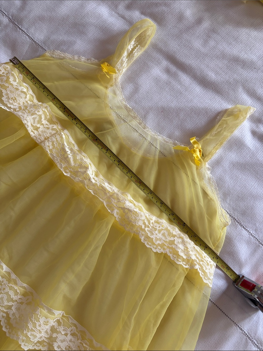 Sweet Vintage 1960s Women's Yellow Sheer Nylon & Lace Baby Doll Nightie Lingerie - Picture 10 of 13
